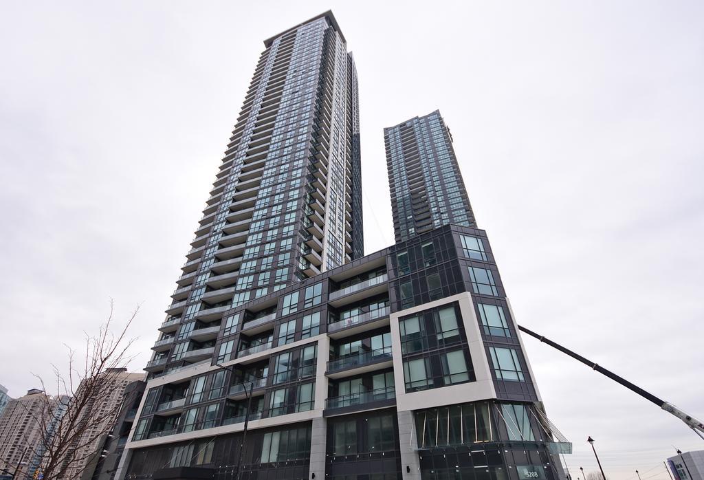 Royal Stays Furnished Apartments - Square One Mississauga Extérieur photo