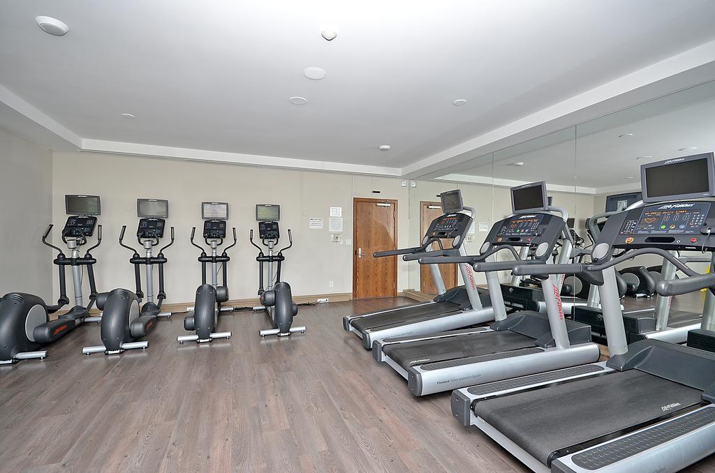 Royal Stays Furnished Apartments - Square One Mississauga Extérieur photo