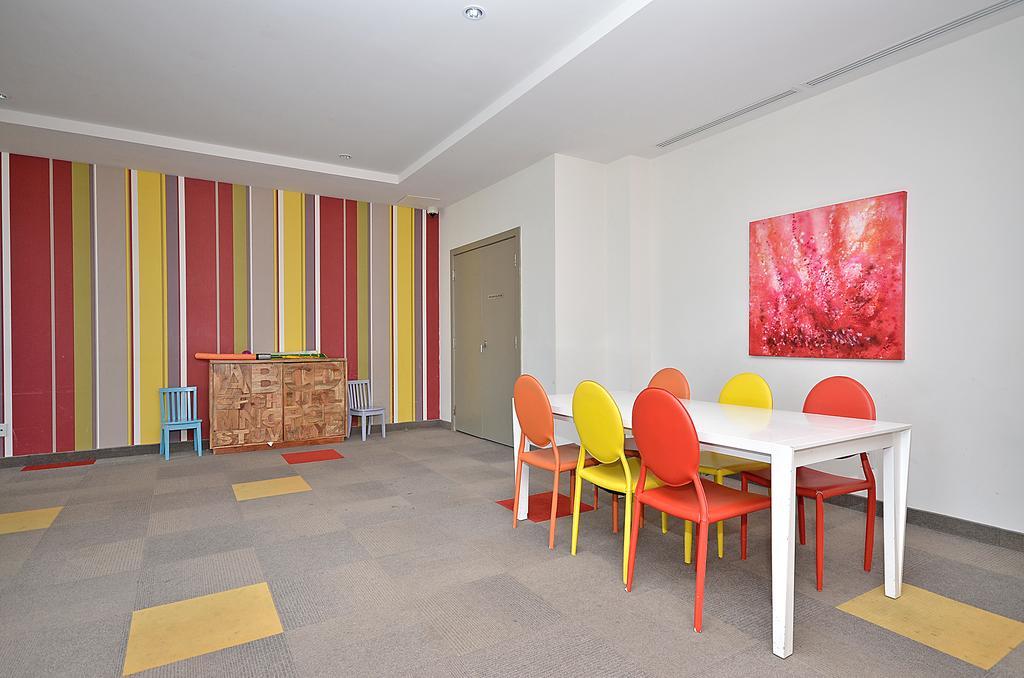 Royal Stays Furnished Apartments - Square One Mississauga Extérieur photo