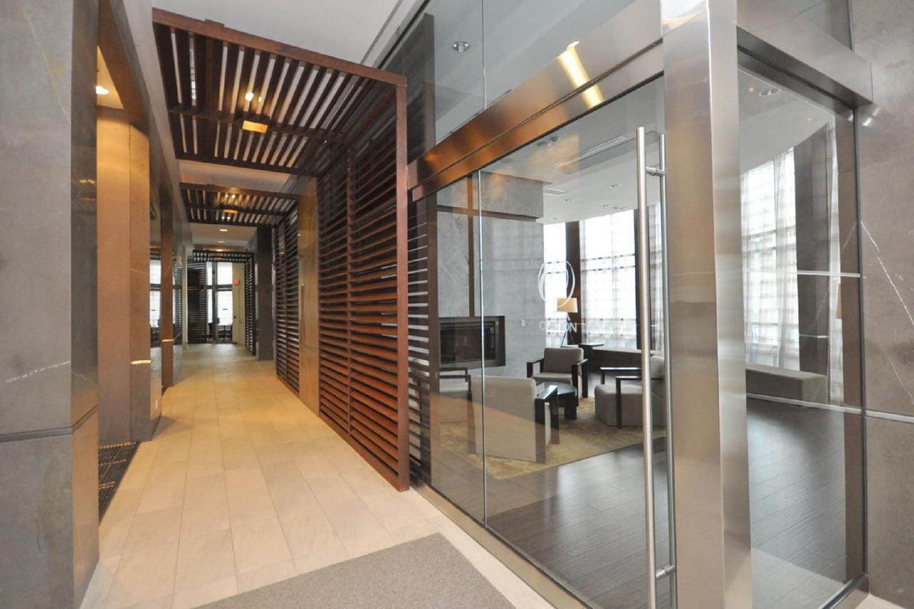 Royal Stays Furnished Apartments - Square One Mississauga Extérieur photo