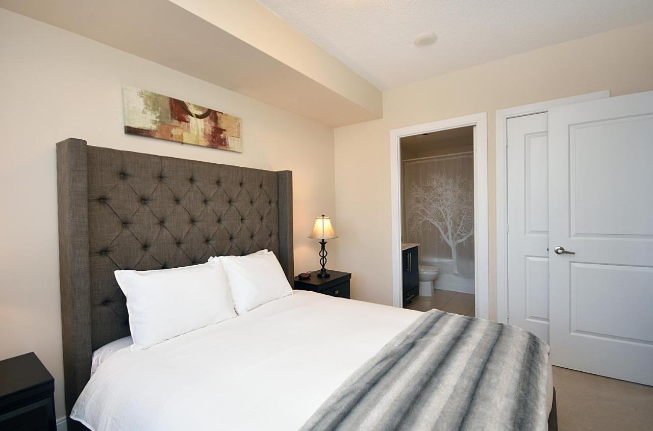 Royal Stays Furnished Apartments - Square One Mississauga Extérieur photo