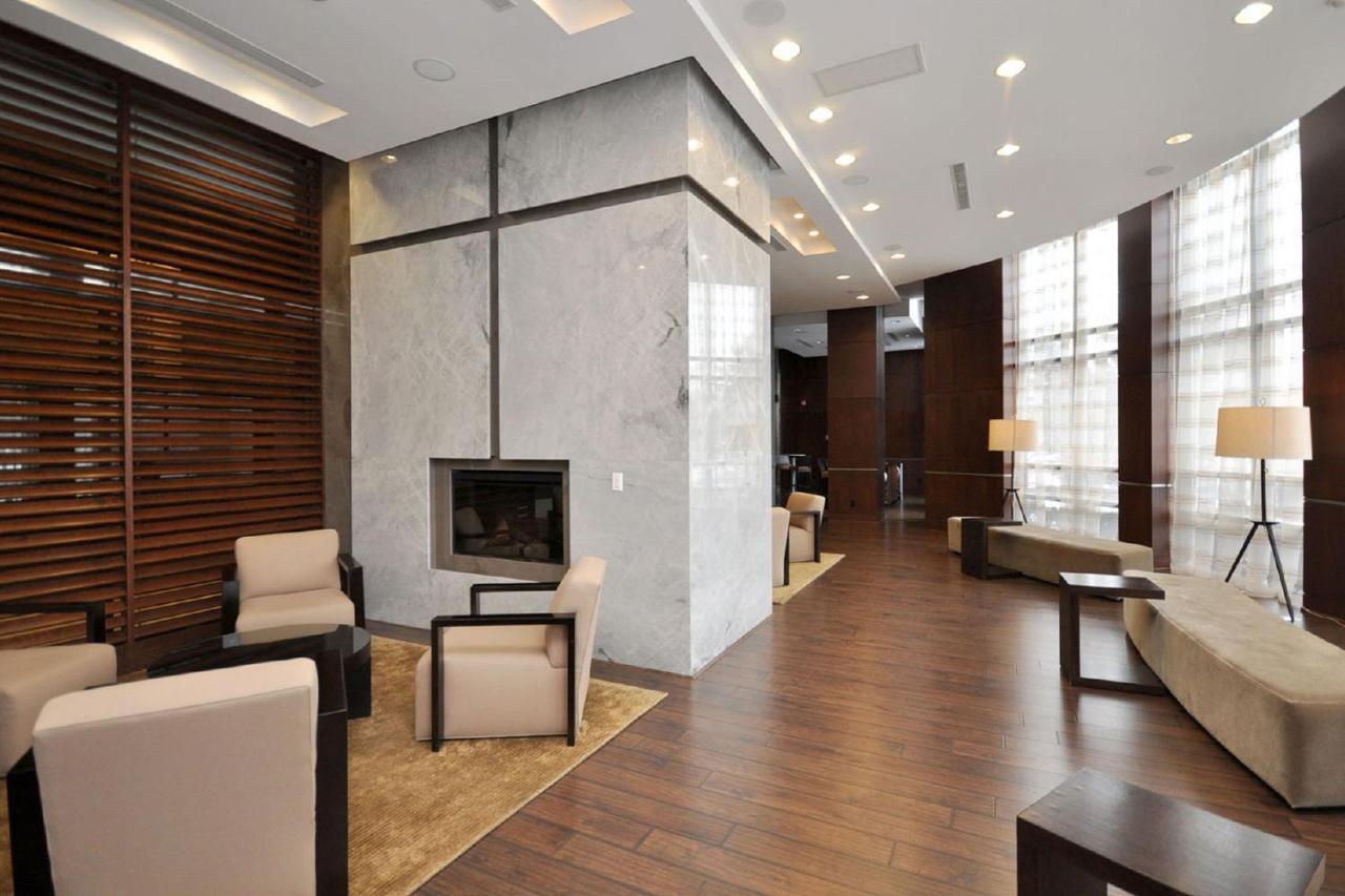 Royal Stays Furnished Apartments - Square One Mississauga Extérieur photo