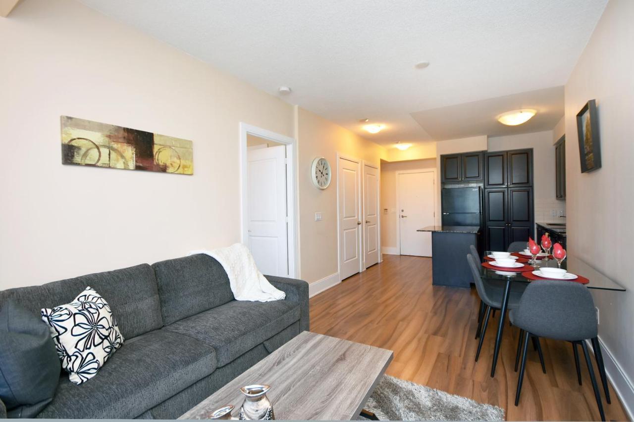 Royal Stays Furnished Apartments - Square One Mississauga Extérieur photo