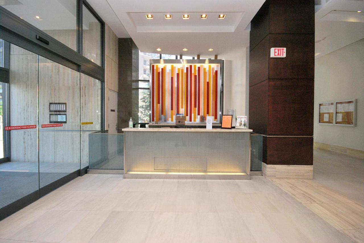 Royal Stays Furnished Apartments - Square One Mississauga Extérieur photo
