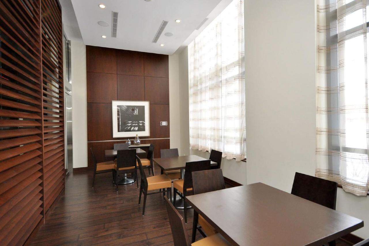 Royal Stays Furnished Apartments - Square One Mississauga Extérieur photo
