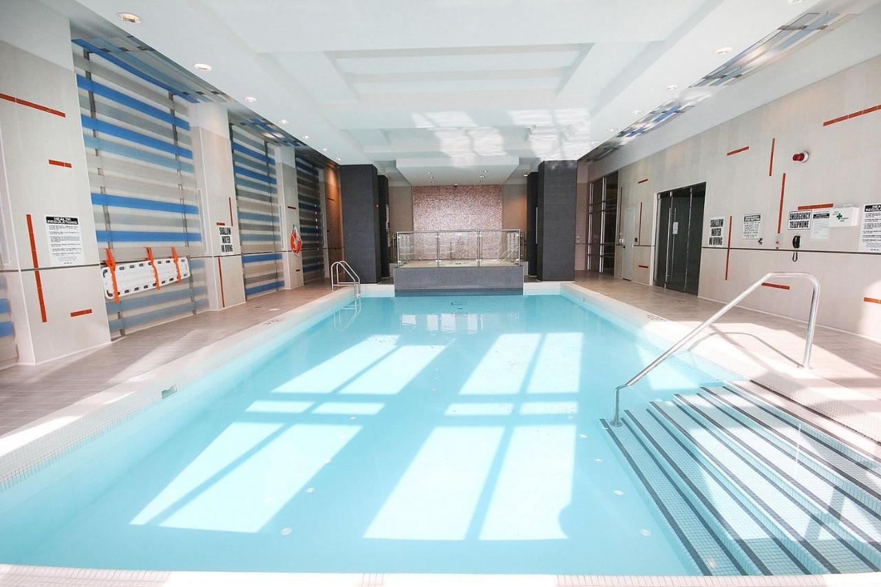 Royal Stays Furnished Apartments - Square One Mississauga Extérieur photo