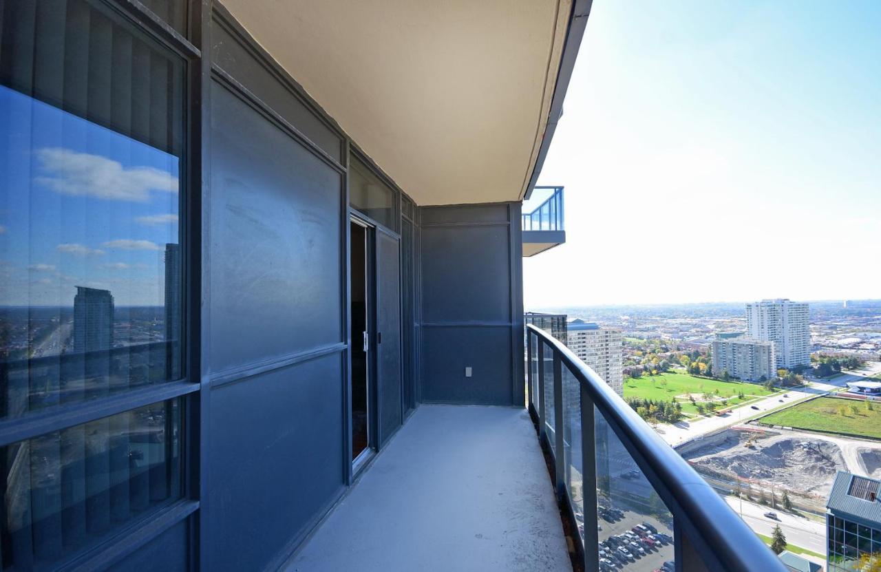 Royal Stays Furnished Apartments - Square One Mississauga Extérieur photo